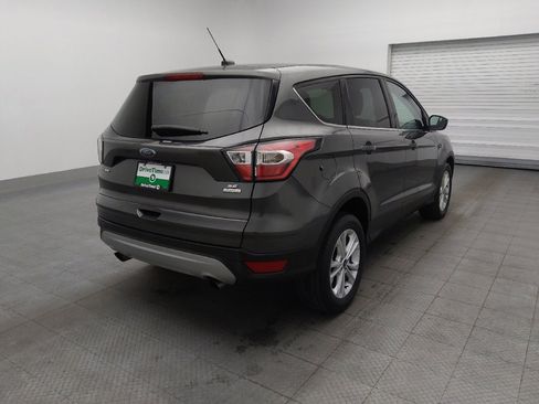 Used 2017 Ford Escape SE image 9