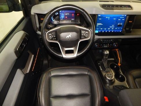 Used 2023 Ford Bronco Badlands image 12