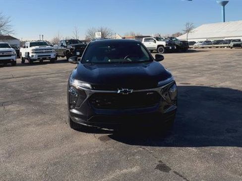 Used 2024 Chevrolet Trax RS w/ Driver Confidence Package image 3