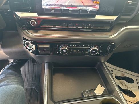 Used 2024 GMC Sierra 2500 SLT w/ SLT Convenience Package image 13