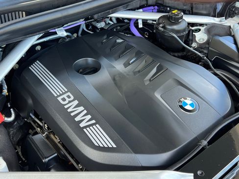 Used 2023 BMW X7 xDrive40i w/ Premium Package AWD/4WD image 44