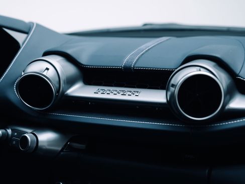 Used 2019 Ferrari 812 Superfast image 33