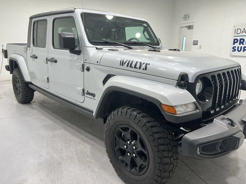 Used 2023 Jeep Gladiator Sport AWD/4WD image 2