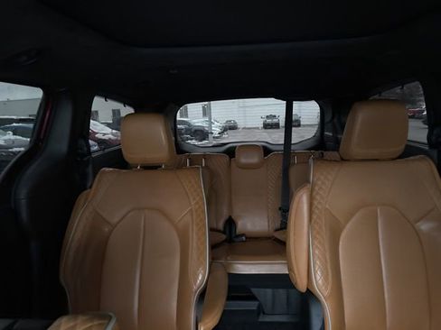 Used 2023 Chrysler Pacifica Pinnacle image 27