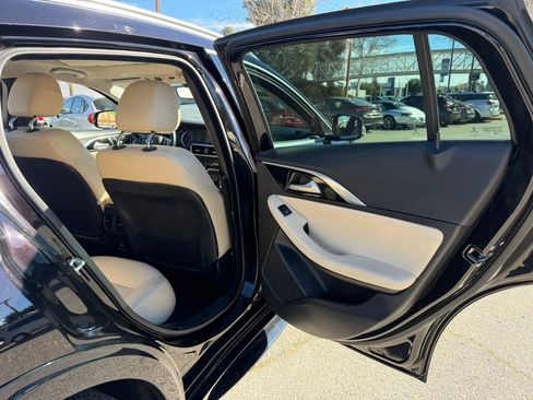 Used 2017 INFINITI QX30 Premium w/ Navigation Package image 19