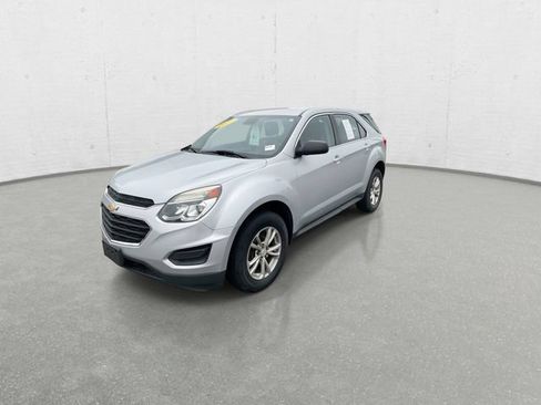 Used 2017 Chevrolet Equinox LS AWD/4WD image 4