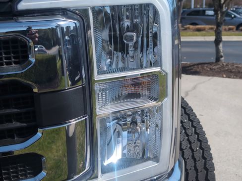 Used 2025 Ford F250 XLT w/ FX4 Off-Road Package image 6