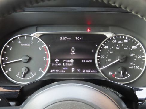 Used 2024 Nissan Pathfinder SV AWD/4WD image 25