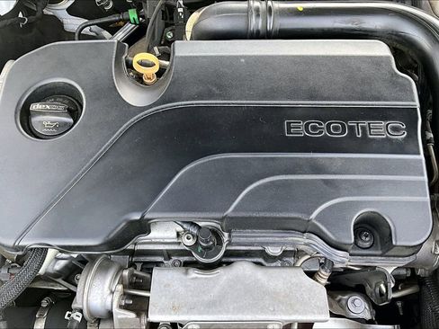 Used 2019 Chevrolet Malibu LT w/ Leather Package image 31