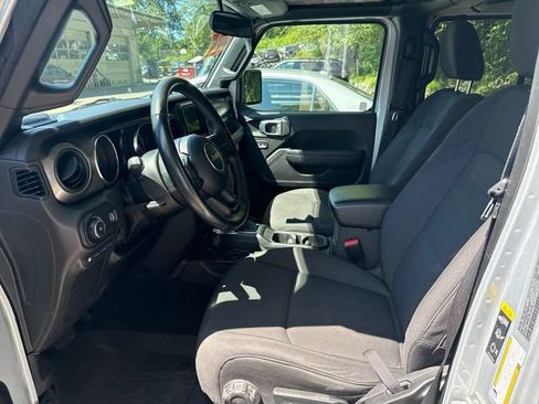 Used 2023 Jeep Wrangler Unlimited w/ Cold Weather Group AWD/4WD image 14