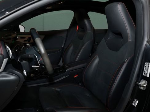 Used 2023 Mercedes-Benz CLA 35 AMG 4MATIC image 2