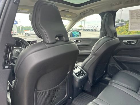 Used 2024 Volvo XC60 B5 Ultimate w/ Protection Package Premier AWD/4WD image 39