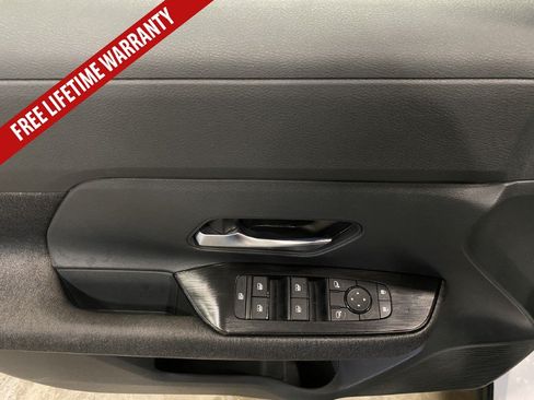 Used 2025 Nissan Kicks SV AWD/4WD image 26