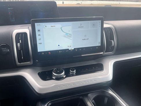 Used 2025 Ford Expedition Active image 6