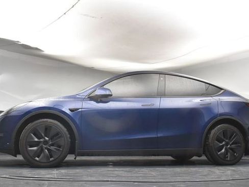 Used 2021 Tesla Model Y Long Range image 26