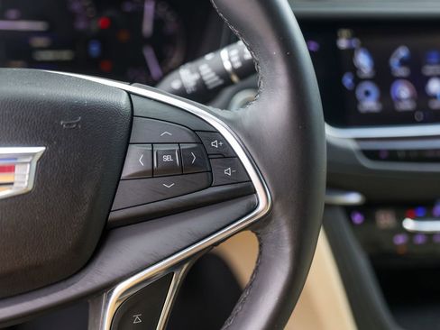 Used 2018 Cadillac XT5 Luxury w/ Driver Awareness Package image 13