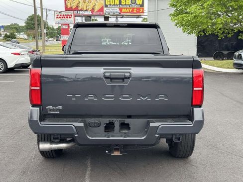 Used 2025 Toyota Tacoma SR5 AWD/4WD image 22