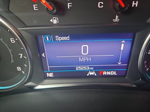 Certified 2022 Chevrolet Equinox RS w/ LPO, Floor Liner Package image 15