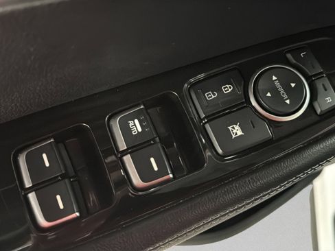 Used 2020 Kia Sorento L FWD image 15