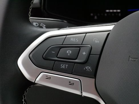 Certified 2025 Volkswagen Taos S FWD image 27