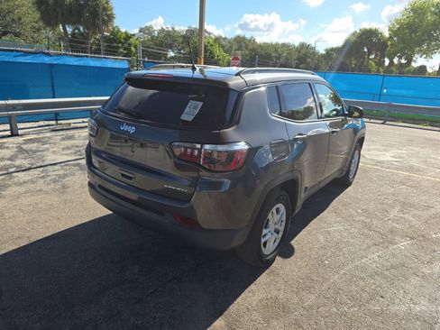 Used 2018 Jeep Compass Sport FWD image 3