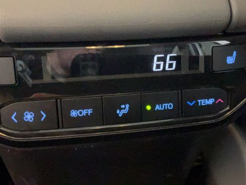 Used 2022 Toyota Highlander Platinum FWD image 27