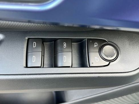 New 2026 Chevrolet Equinox EV LT image 15