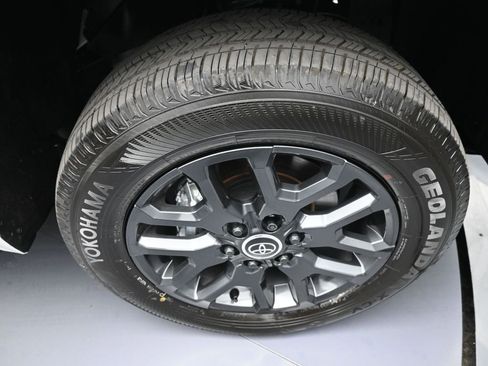 New 2024 Toyota Tundra Platinum image 13