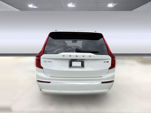Certified 2024 Volvo XC90 B5 Plus w/ Protection Package Premier AWD/4WD image 10