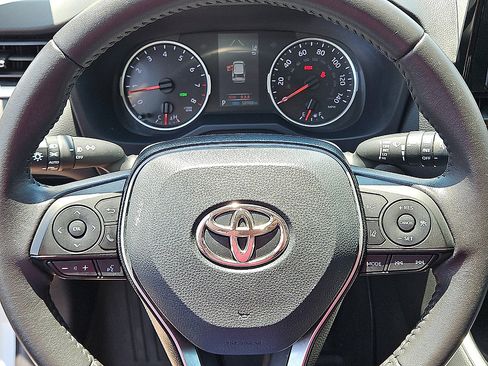 Used 2021 Toyota RAV4 XLE Premium FWD image 15