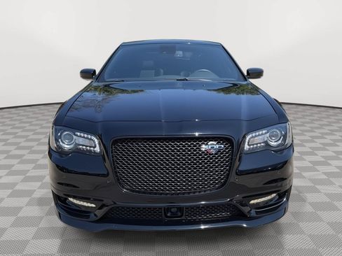 Used 2023 Chrysler 300 C RWD image 2
