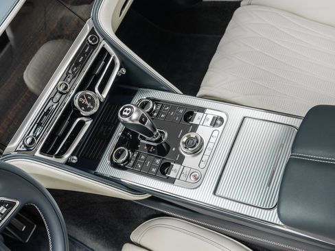 Used 2026 Bentley Flying Spur Plug-In Hybrid AWD/4WD image 27
