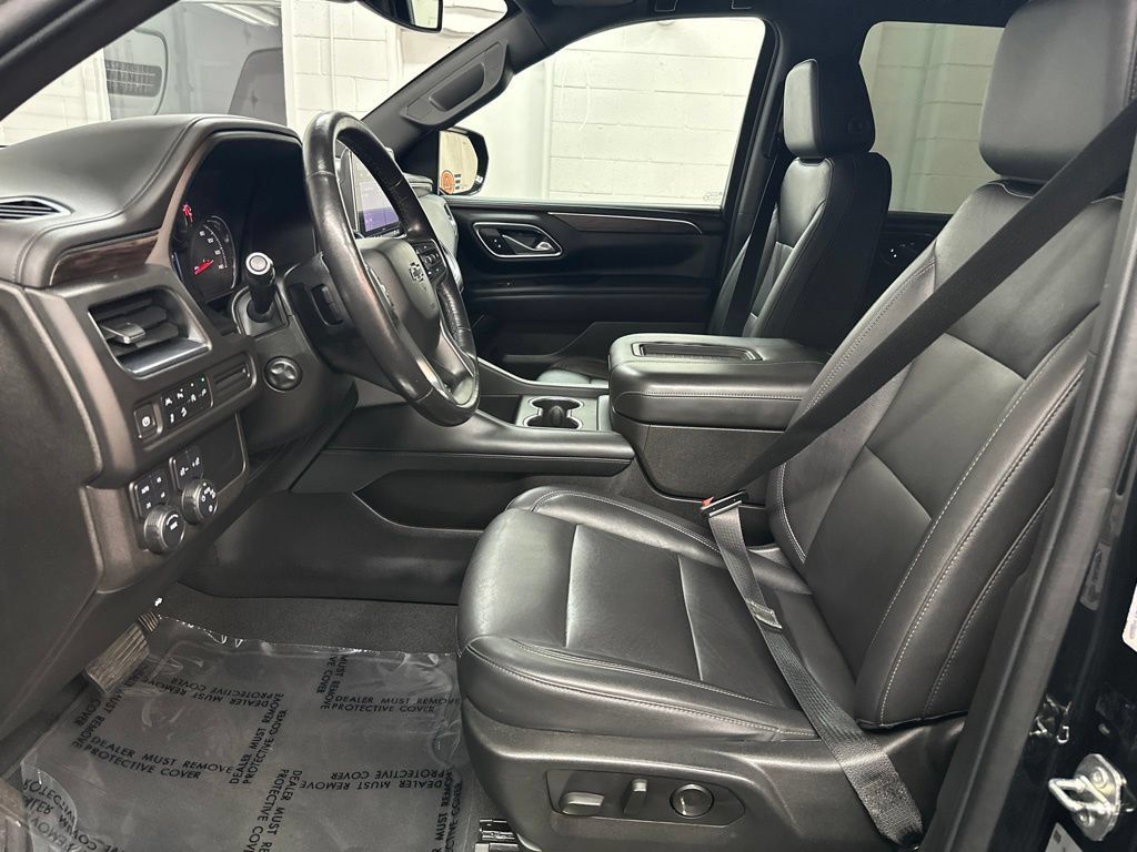 Used 2021 Chevrolet Tahoe Z71 w/ Luxury Package AWD/4WD image 18
