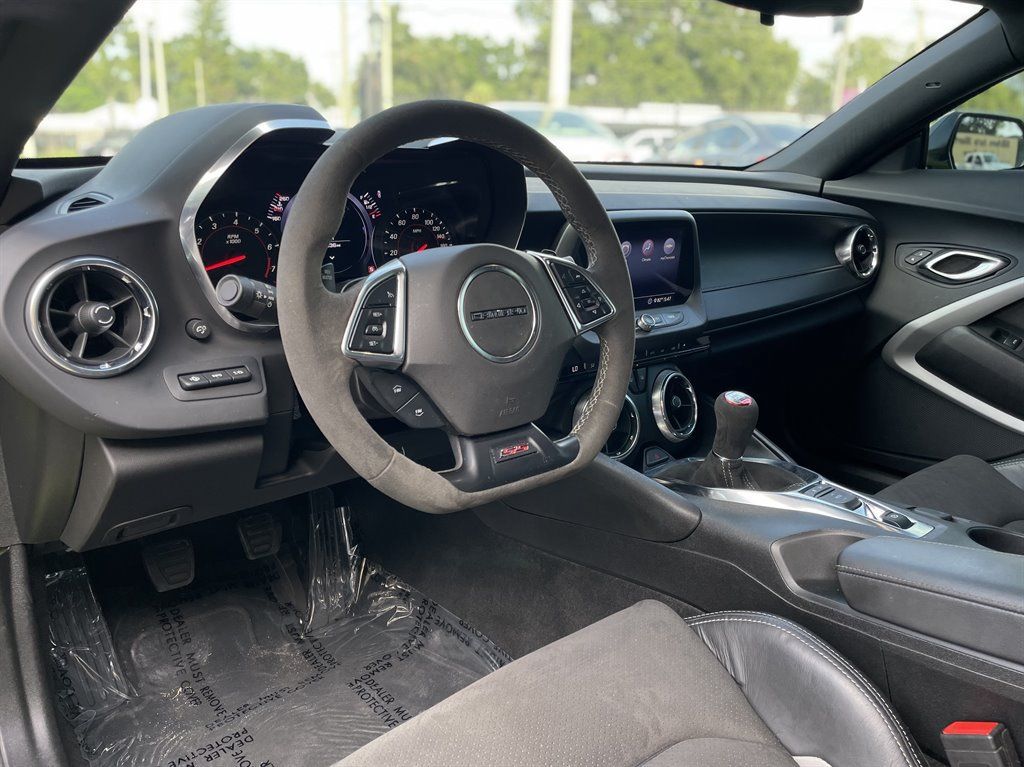 Used 2020 Chevrolet Camaro SS RWD image 6