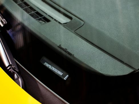 Used 2016 Ford Mustang Shelby GT350 w/ Technology Package image 24