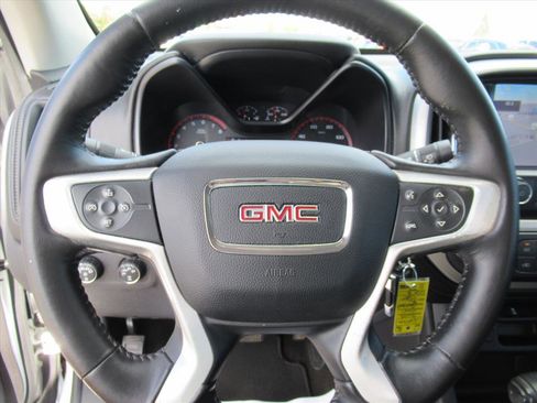 Used 2015 GMC Canyon SLT image 20