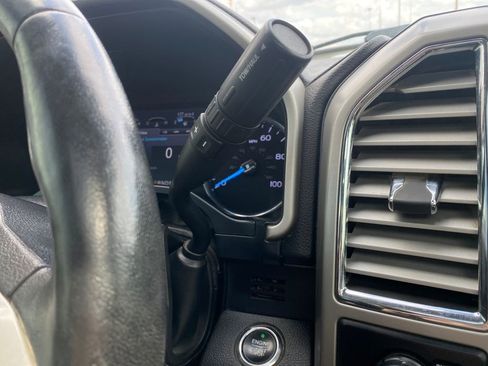 Used 2017 Ford F250 Lariat w/ Lariat Ultimate Package AWD/4WD image 16