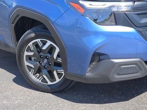 Certified 2025 Subaru Forester AWD/4WD image 3