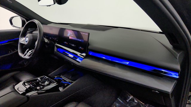 Used 2024 BMW i5 eDrive40i w/ M Sport Package RWD image 34