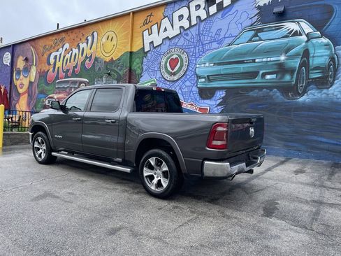 Used 2019 RAM 1500 Laramie AWD/4WD image 3