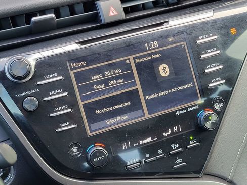 Used 2019 Toyota Camry XSE image 15