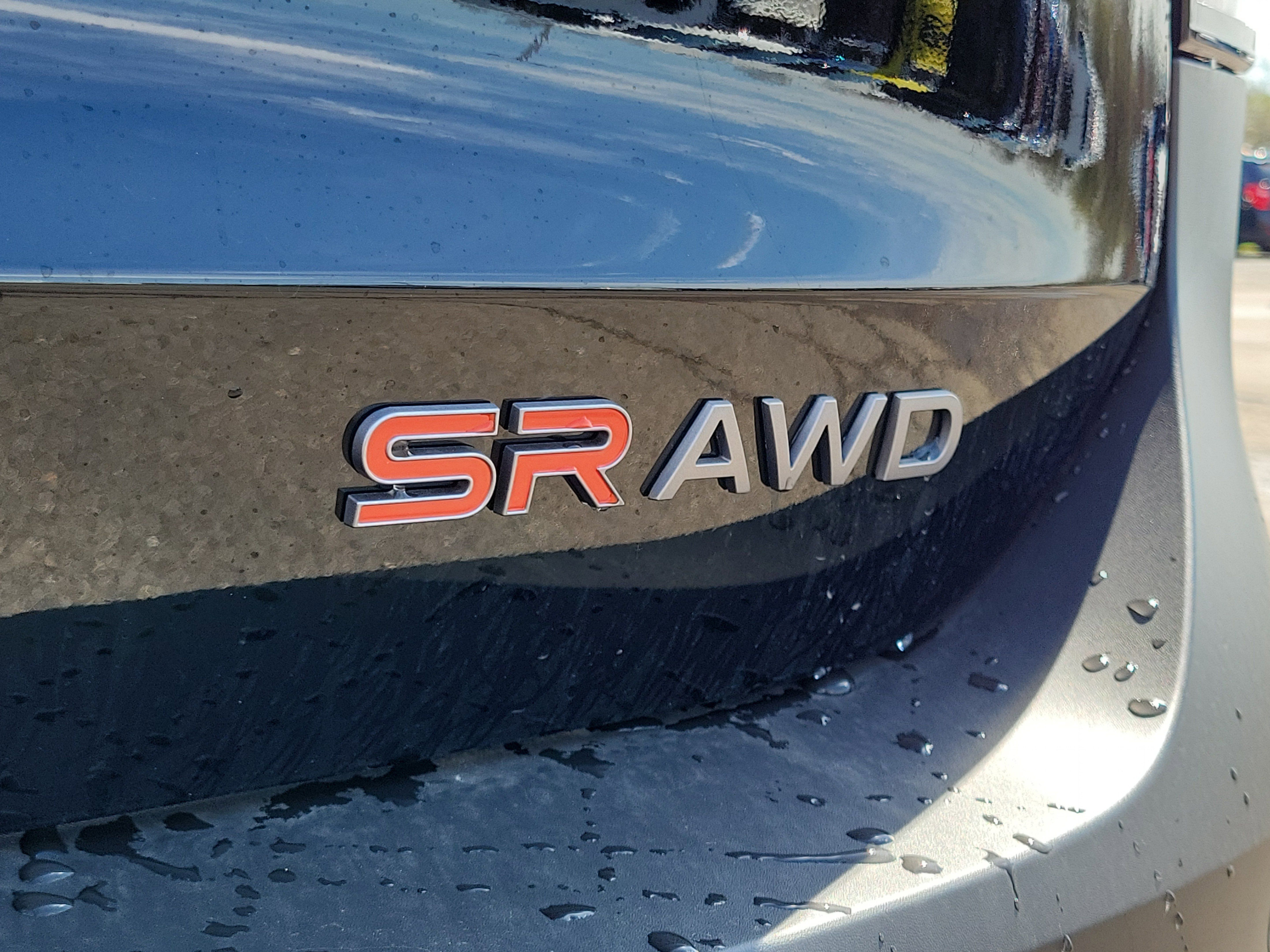 Used 2025 Nissan Kicks SR AWD/4WD image 7