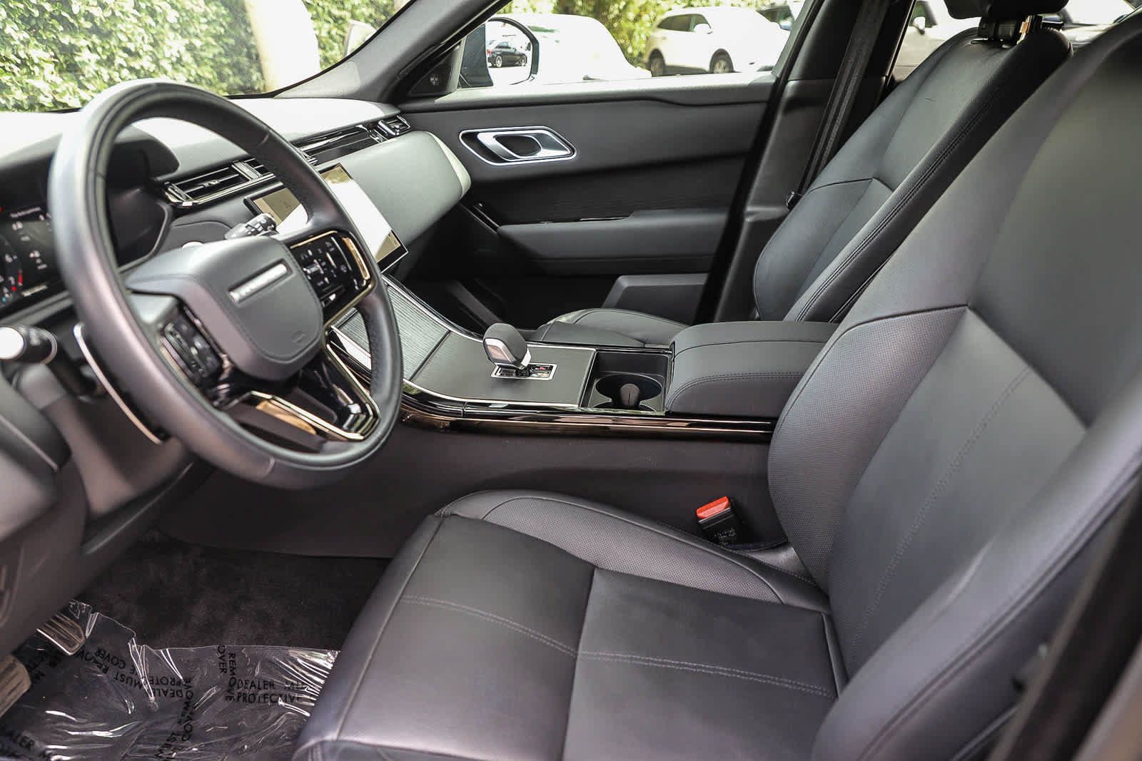Used 2024 Land Rover Range Rover Velar Dynamic SE AWD/4WD image 14