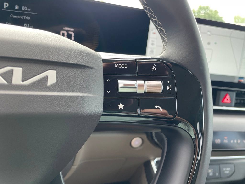 New 2027 Kia Carnival EX FWD image 26