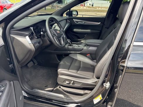 Used 2024 Cadillac XT5 Luxury image 12