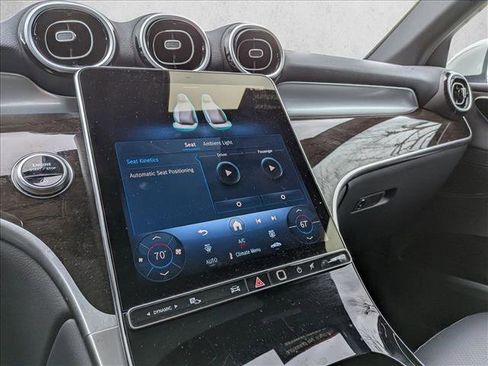 Used 2025 Mercedes-Benz GLC 300 image 13