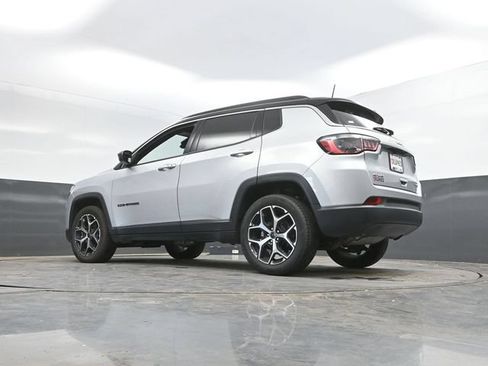 Used 2025 Jeep Compass Limited AWD/4WD image 50