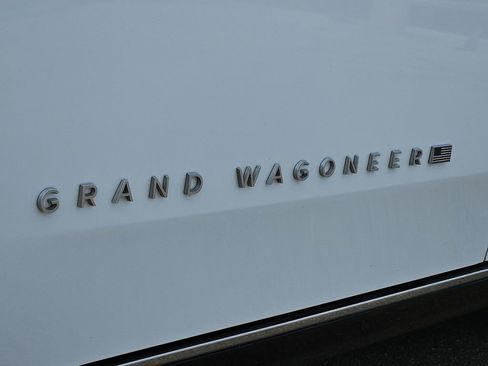 Used 2023 Jeep Grand Wagoneer 4WD image 10