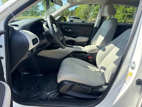 Certified 2025 Honda HR-V LX image 10