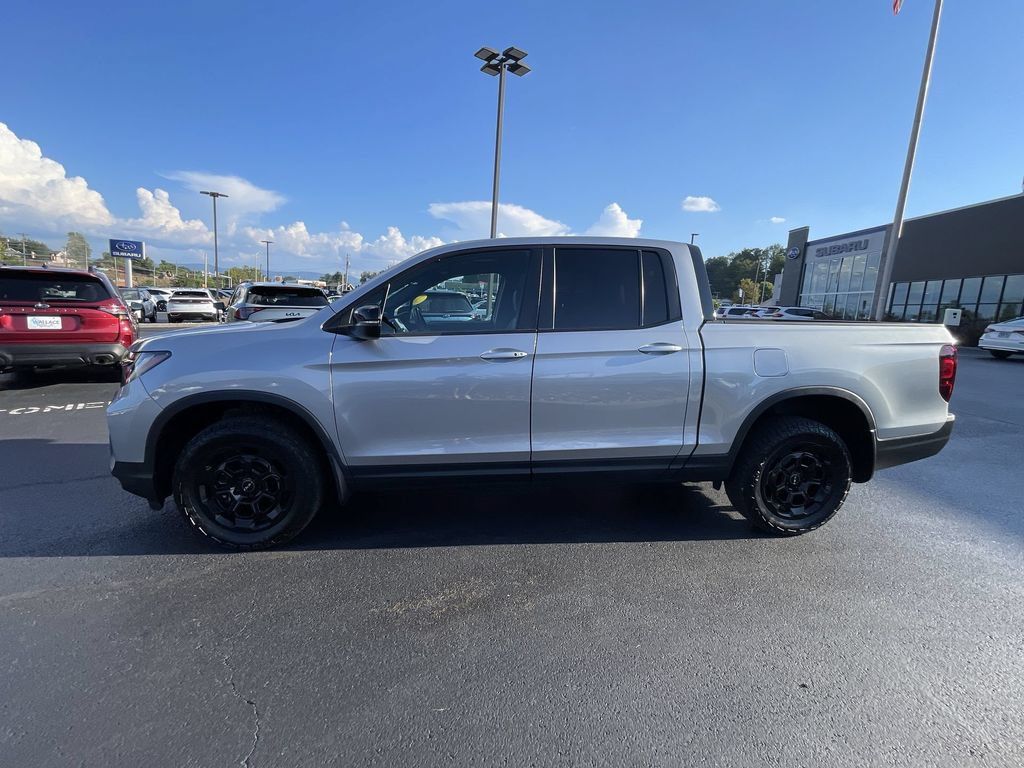 Used 2025 Honda Ridgeline TrailSport+ image 3